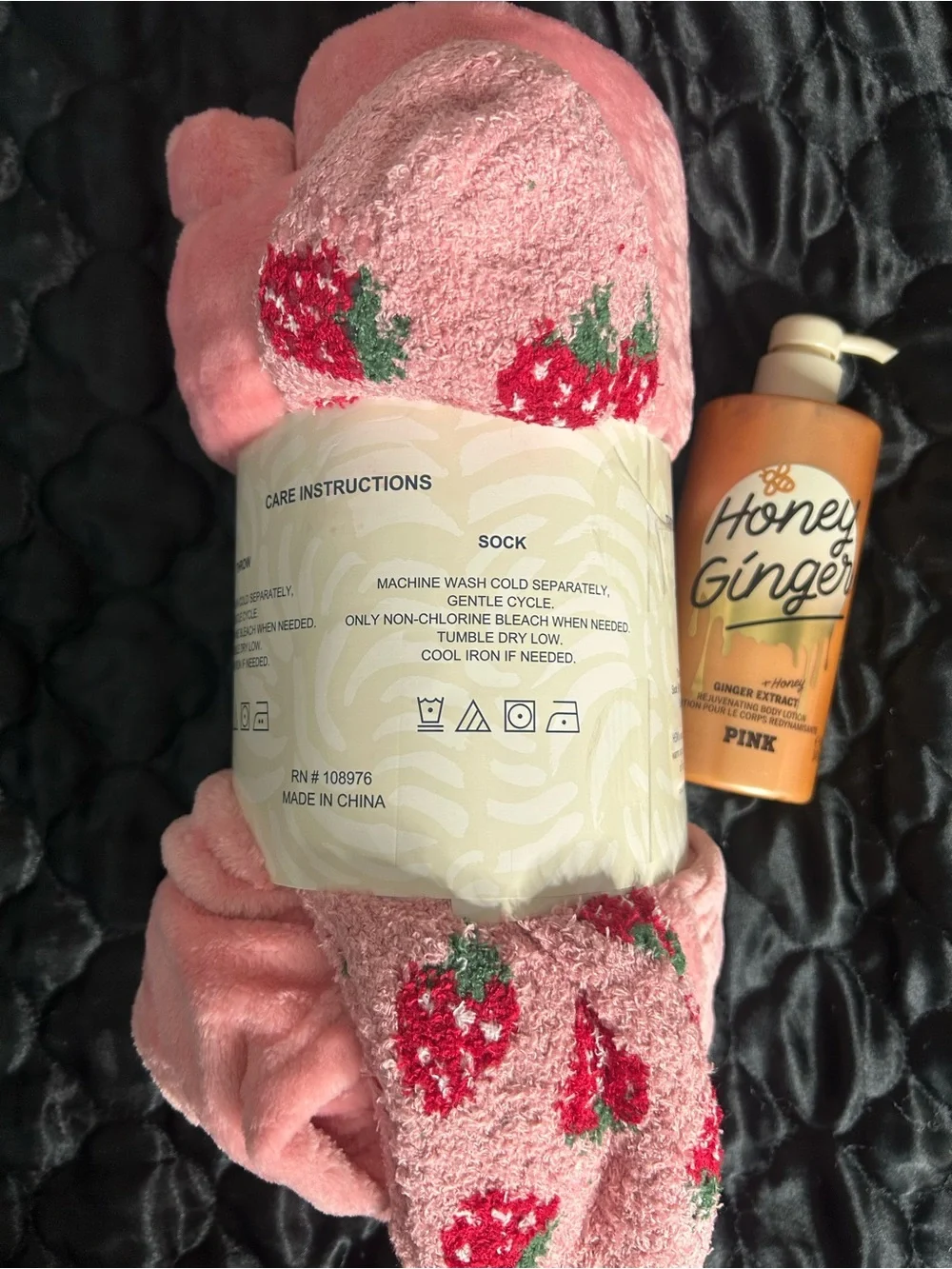 NWT Pink Plush Throw & Sock Set duo with PINK honey ginger body lotion.